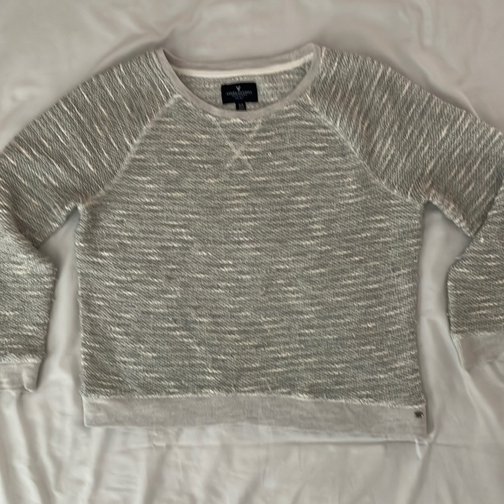 American Eagle, Silver, Long Sleeved Sweater. Size Medium